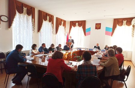 На третьем заседании Совета депутатов МО Абдулинский городской округ второго созыва было рассмотрено 10 вопросов