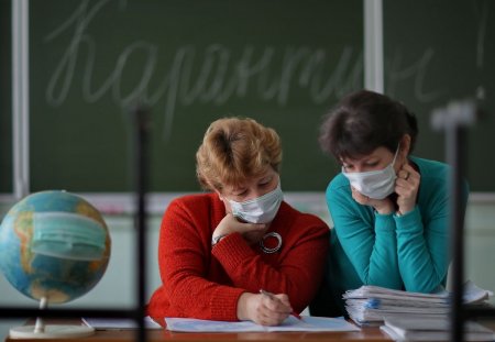 В Оренбуржье решение о возвращении в школы среднего звена еще не приняли