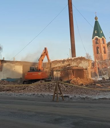 На территории города Абдулино начат демонтаж здания старой котельной по ул. Коммунистическая
