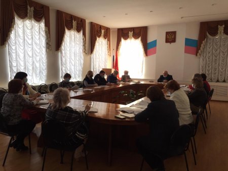 В администрации МО Абдулинский городской округ состоялось заседание комиссии по делам несовершеннолетних и защите их прав