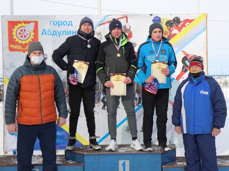 На спортивной базе «Восточная» сегодня прошли соревнования в рамках Всероссийской массовой лыжной гонки «Лыжня России-2021»