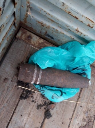 В Матвеевском районе полицейские охраняют обнаруженный снаряд