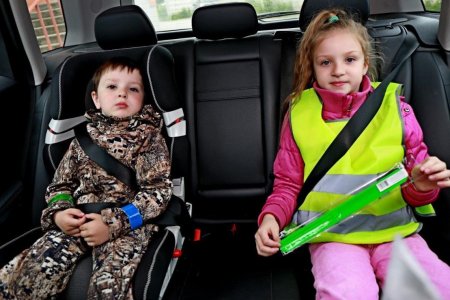 Сотрудники ОГИБДД МО МВД России «Абдулинский» напоминают водительскому составу о правилах перевозки детей.