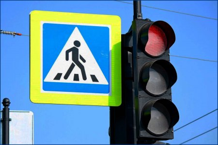 Светофоры на перекрёстке улиц Школьная и Сергея Третьякова в городе Абдулино снова работают в штатном режиме.