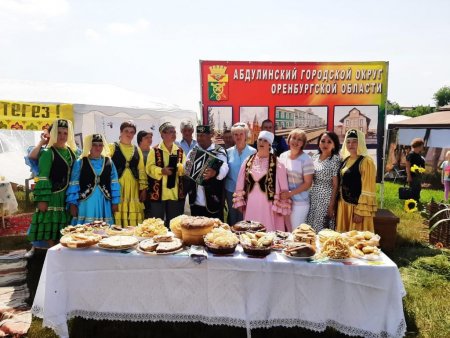 Делегация Абдулинского городского округа приняла участие в областном Сабантуе в с.Татарская Каргала Сакмарского района.