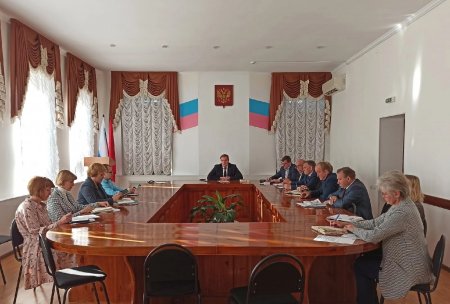 3 октября, глава муниципального образования Денис Павлов провёл очередное расширенное аппаратное совещание.