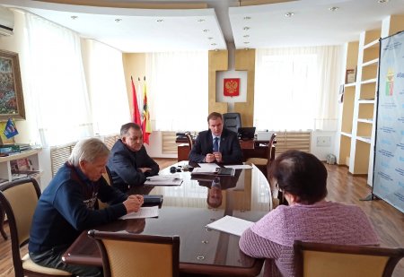 16 декабря, глава муниципального образования Денис Павлов провёл в своём рабочем кабинете личный приём граждан