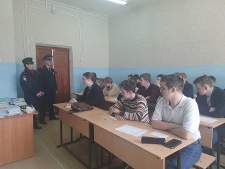 В рамках операции «Дети России - 2023» сотрудники полиции провели  профилактические встречи со студентами