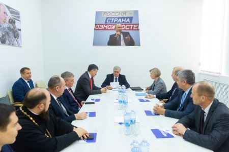 Доверенное лицо Владимира Путина Анатолий Торкунов посетил Оренбургскую область
