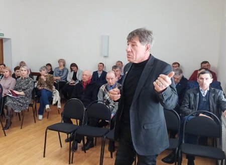 16 апреля, глава муниципального образования Денис Павлов провёл очередное расширенное аппаратное совещание