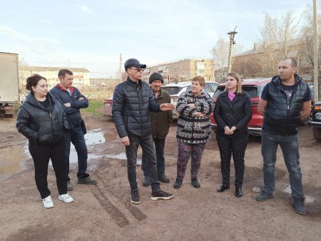 Глава муниципального образования Денис Павлов встретился с жильцами многоквартирных домов в микрорайоне ул.Комарова г.Абдулино