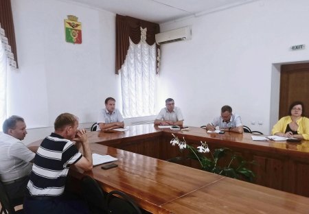 11 июля, глава муниципального образования Денис Павлов провёл совещание с руководителями предприятий и организаций
